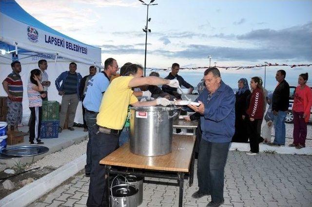 Turan, Vatandaşlarla İftar Yaptı