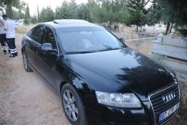 Halı Fabrikası Sahibi, Babasının Mezarı Başında Intihar Etti 2