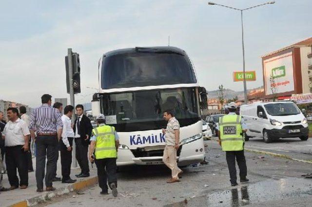 Çorum'da Freni Boşalan Tır, Altı Aracı Biçti: 3 Yaralı