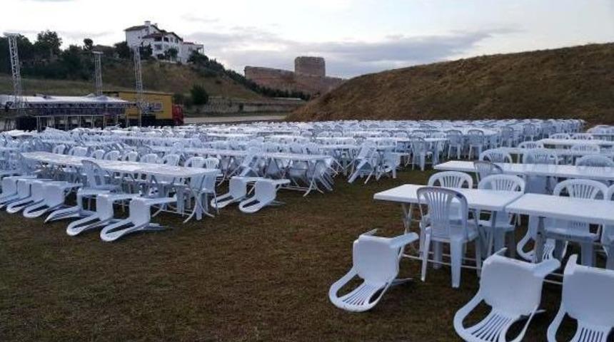 Namazgah Tabyası'ndaki Iftar Programı Fırtına Ve Yağmur Ihtimali &Uuml;zerine Iptal Edildi