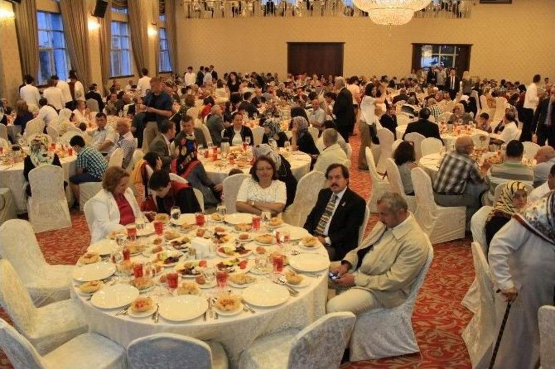 Bakan Işık, Şehit Ve Gazi Yakınları İle İftarda Buluştu