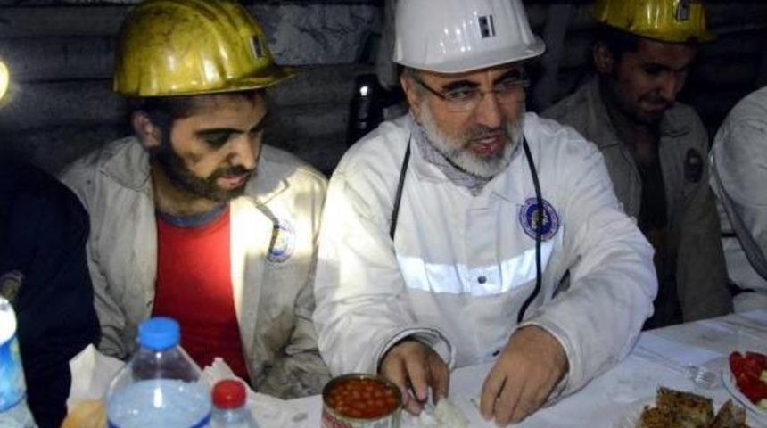Bakan Yıldız, Ilk Iftarı Maden Ocağında Iş&ccedil;ilerle Yaptı (2)