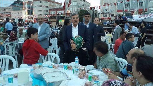 Zeytinburnu Belediyesi’nden 5 Bin Kişiye İftar