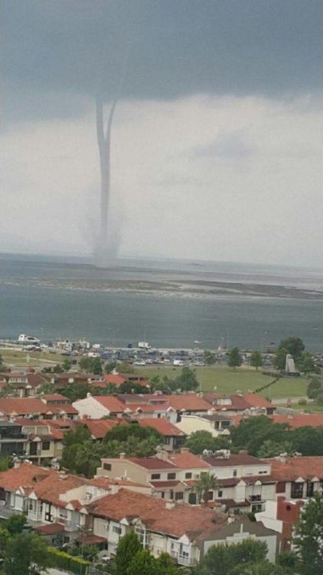 İzmir K&ouml;rfezi nde &Ccedil;ifte Hortum S&uuml;rprizi 2