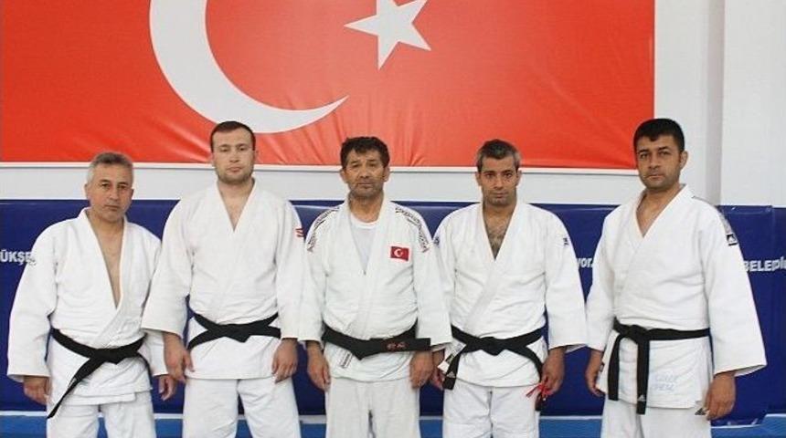 Yıldız Milli Judocular Sekasem&rsquo;de &Ccedil;alışıyor