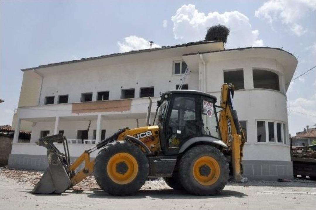 (&ouml;zel Haber) Belediyenin Leylek N&ouml;beti