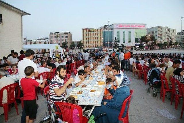 Ramazan&rsquo;ın İlk İftarında Haliliye Belediyesi&rsquo;nin Sofrasında Buluşuldu 1