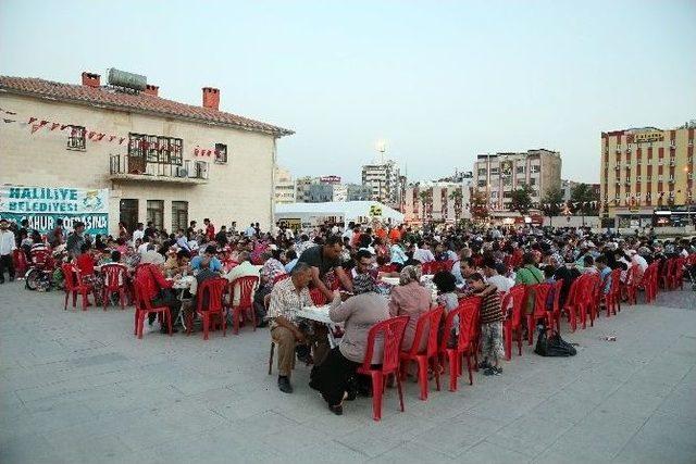 Ramazan&rsquo;ın İlk İftarında Haliliye Belediyesi&rsquo;nin Sofrasında Buluşuldu 2