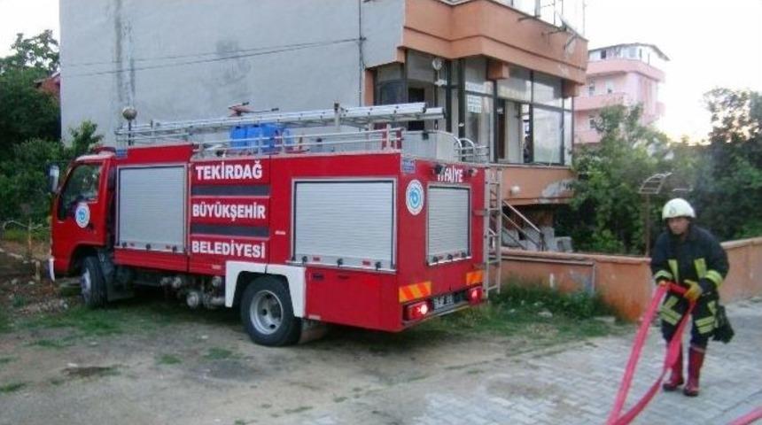 Tekirdağ&rsquo;da &Uuml;niversite &Ouml;ğrencilerinin Kaldığı Apartmanda Yangın &Ccedil;ıktı