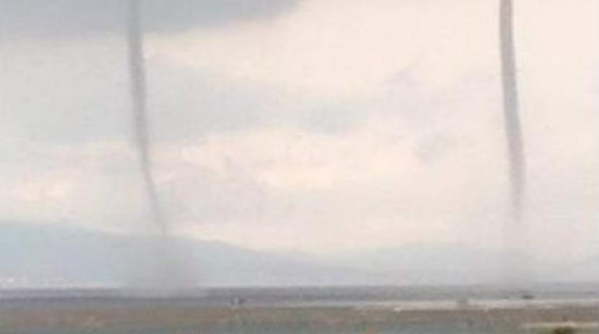 İzmir&rsquo;de Hortum Korkuttu