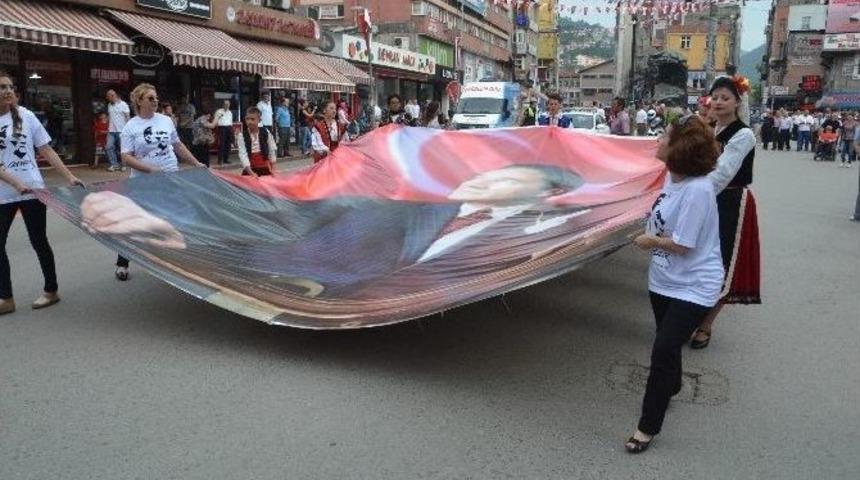 Festivale Yas Arası