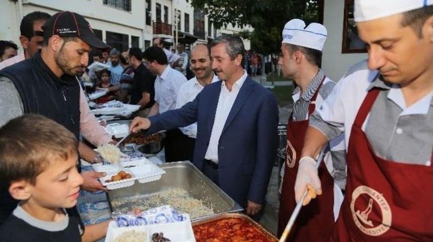 Şehrek&uuml;st&uuml; Konaklarındaki İftara Yoğun İlgi