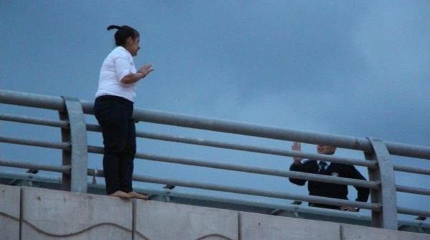 Erkek Arkadaşı Terk Edince Intihar Etmek Istedi