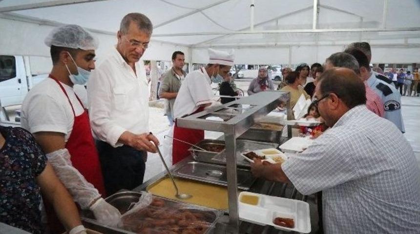 Mezitlililer Ramazan&rsquo;ın İlk İftarında Bir Araya Geldi