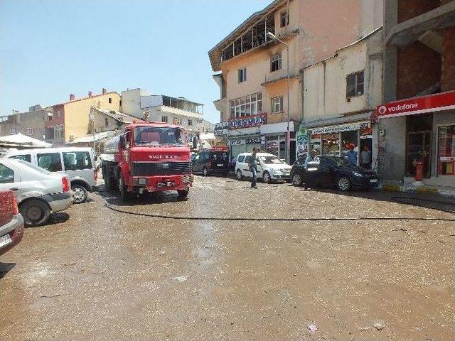 Malazgirt Belediyesi’nden Ramazan Temizliği