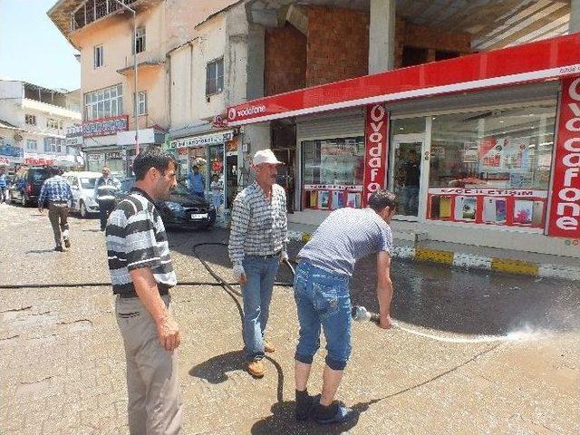 Malazgirt Belediyesi’nden Ramazan Temizliği