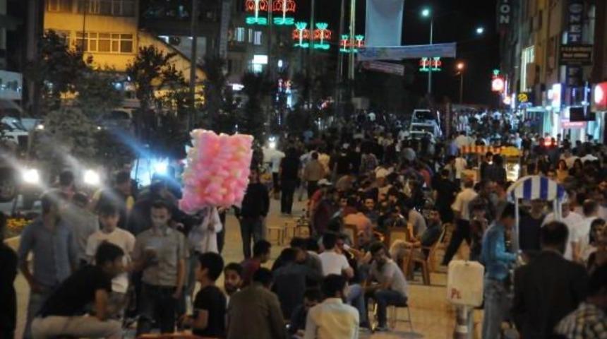 Hakkari Sokakları Ramazan'la Birlikte Şenlendi