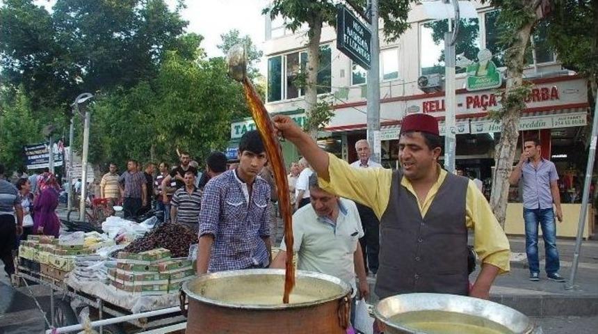 Ramazan Kendine Has Tatları Da Beraberinde Getirdi