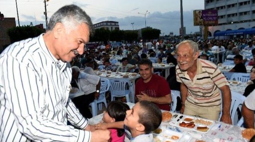 Karalar, Ramazan&rsquo;ın İlk İftarını Vatandaşlarla A&ccedil;tı