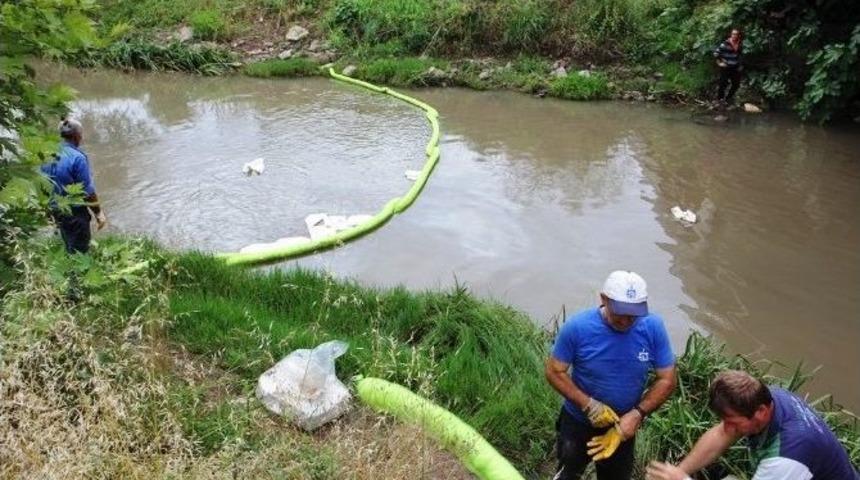 Atıkların Denize Ulaşmaması İ&ccedil;in Dereye Bariyer &Ccedil;ekildi