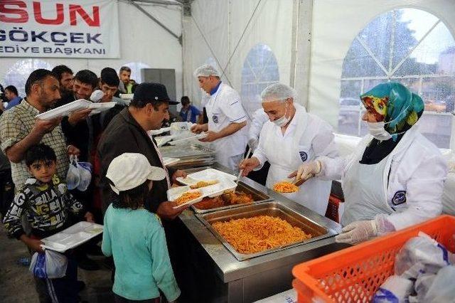 Ankara Büyükşehir’in İftar Çadırları Doldu Taştı