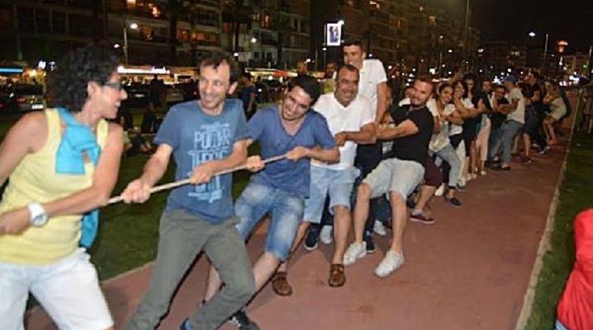 Kordon'da 'yery&uuml;z&uuml; Sofrası' Kurdular