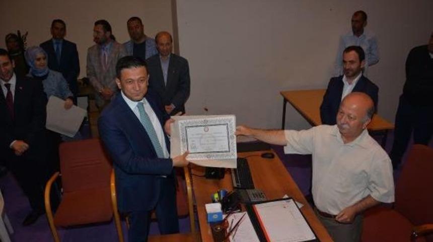 Mazbatasını Alan Ak Partili Turhan: En Kıymetli Ikinci Imzam