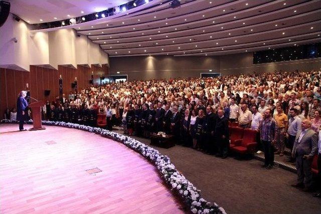 Yıldız Teknik Üniversitesi’nde Diploma Heyecanı