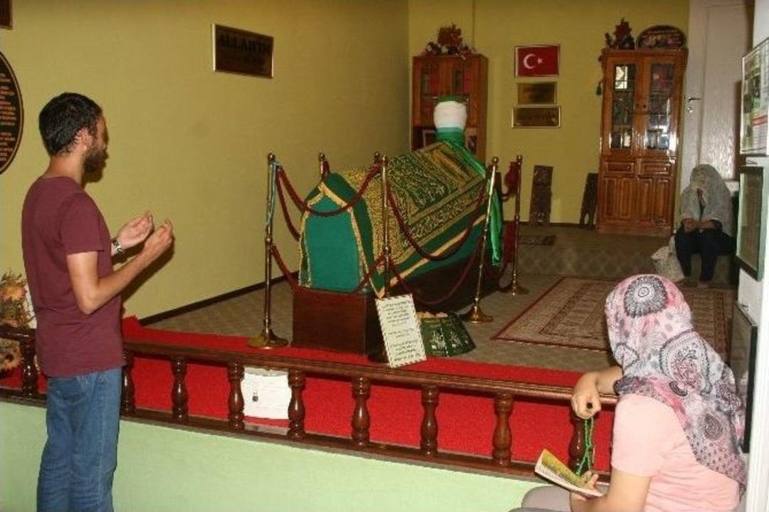 Bu Evin İ&ccedil;inde T&uuml;rbe Var