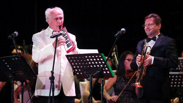 Eugen Doga, Atatürk’e bestelediği eserini seslendirdi