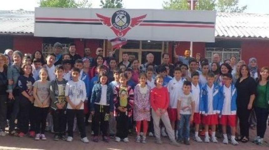 Yazdıkları Kitabın Gelirini Soma&rsquo;ya Bağışladılar