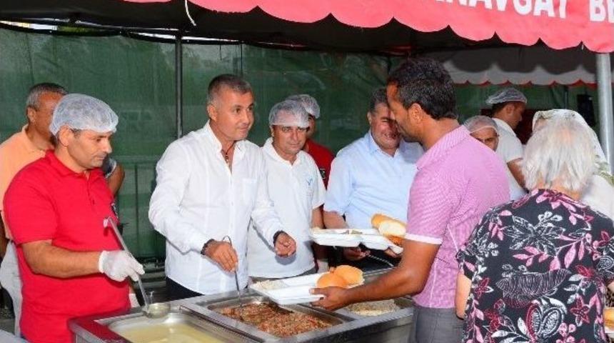 Manavgat&rsquo;ta İftar &Ccedil;adırına Vatandaşlar Yoğun İlgi G&ouml;sterdi