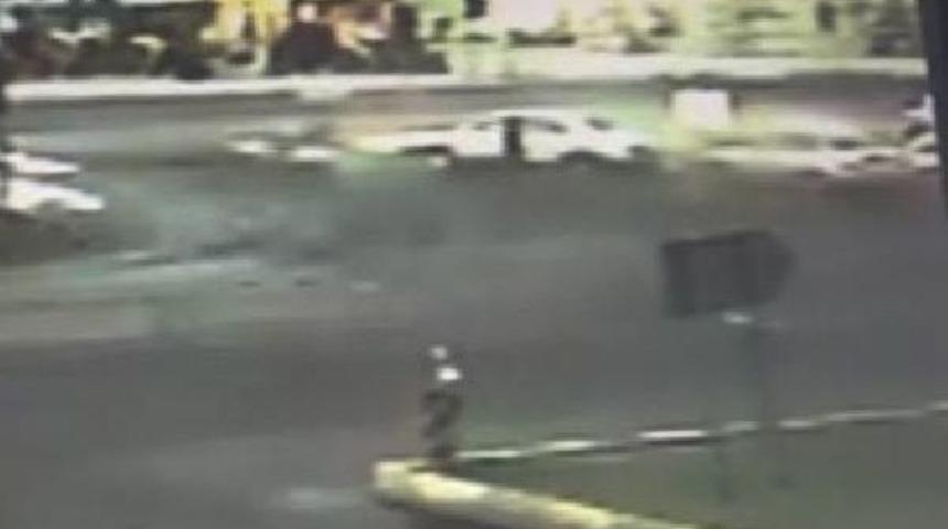Emniyet Kemeri Takmayan S&uuml;r&uuml;c&uuml;n&uuml;n &Ouml;ld&uuml;ğ&uuml; Kaza Kamerada
