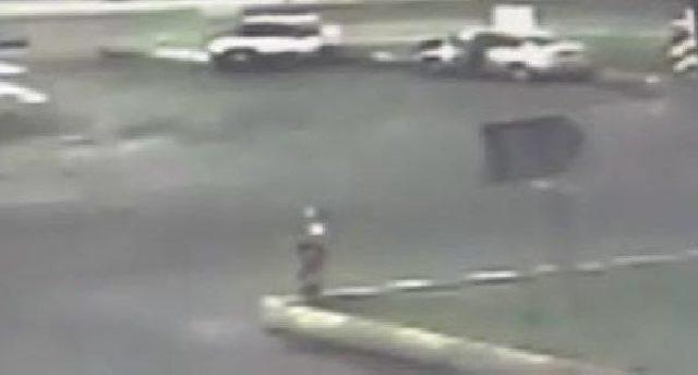 Emniyet Kemeri Takmayan S&uuml;r&uuml;c&uuml;n&uuml;n &Ouml;ld&uuml;ğ&uuml; Kaza Kamerada 1