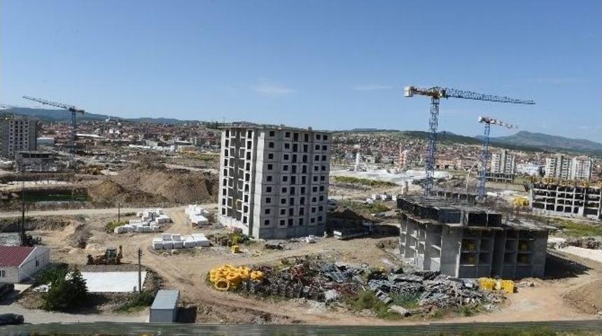 Uşak&rsquo;ta Kentsel D&ouml;n&uuml;ş&uuml;m Tam Gaz Devam Ediyor