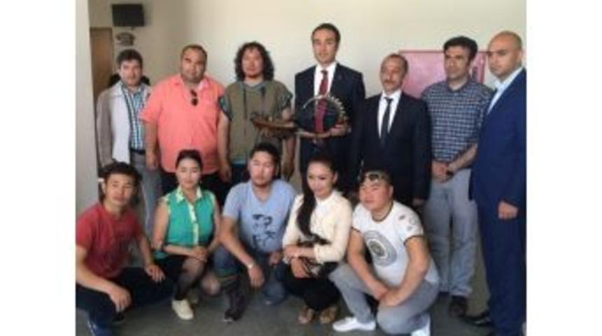 Altay &Ccedil;angı Ekibinden &Ccedil;at Kaymakamına Ziyaret