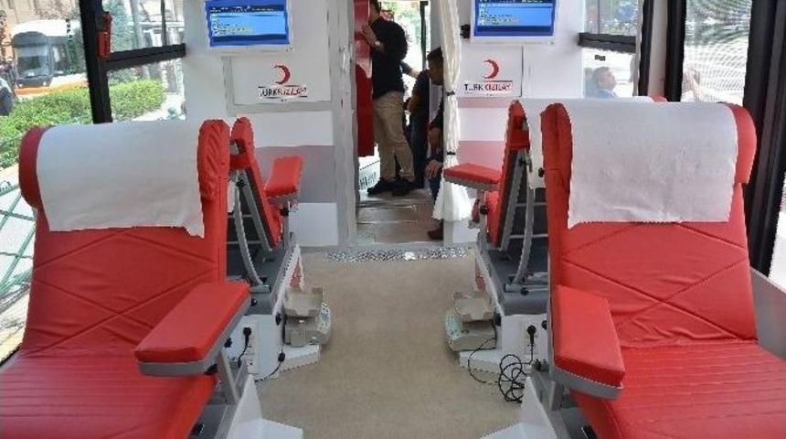 Kızılay Batı Anadolu B&ouml;lgesine Kan Toplama Otob&uuml;s&uuml;