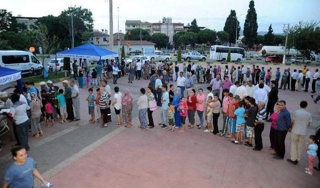 B&uuml;y&uuml;kşehir İftar &Ccedil;adırlarına Yoğun İlgi 2