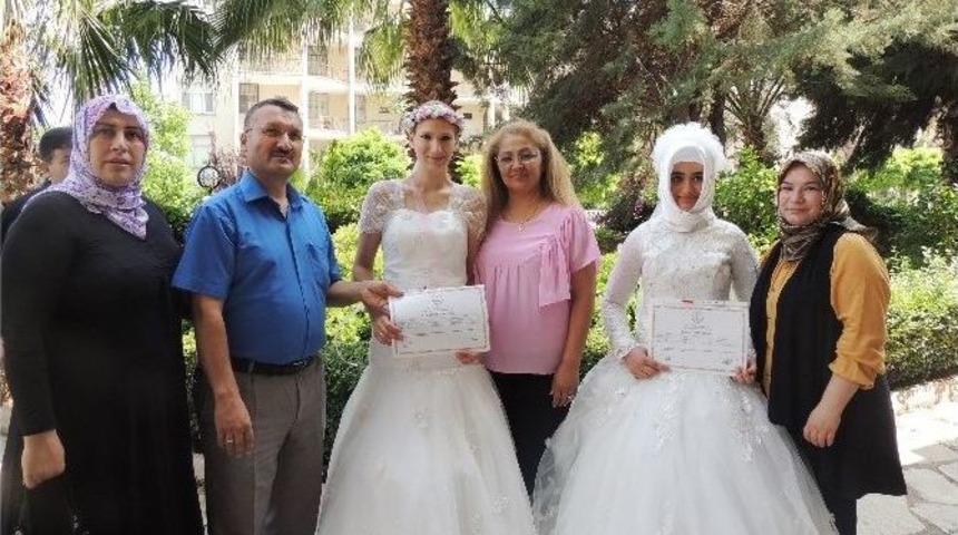 Erdemli&rsquo;de 3 Farklı Kurs İ&ccedil;in Belge T&ouml;reni
