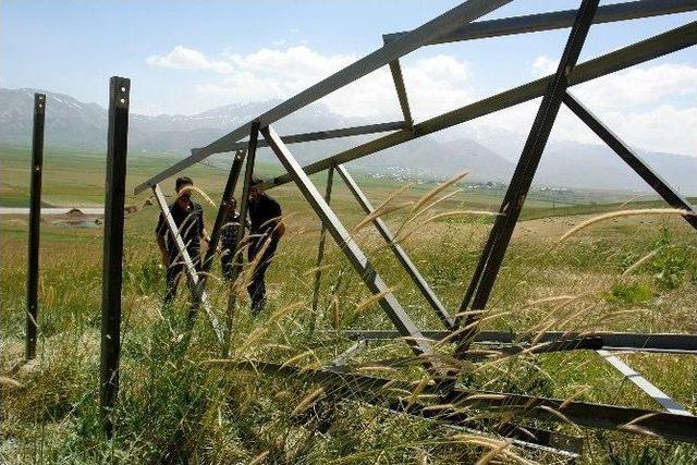 Y&uuml;ksekova&rsquo;da Enerji Hattına Sabotaj: 1 Belde, 34 K&ouml;y Elektriksiz Kaldı 1