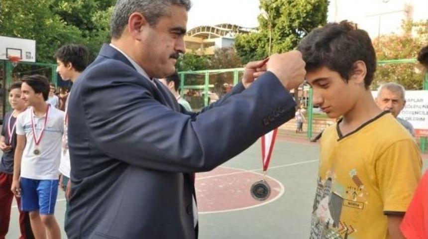 Minik Sincaplar Madalyalarını Başkan Alıcık&rsquo;tan Aldı