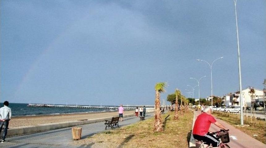 Yaz Sıcağında G&ouml;kkuşağı Selfiesi