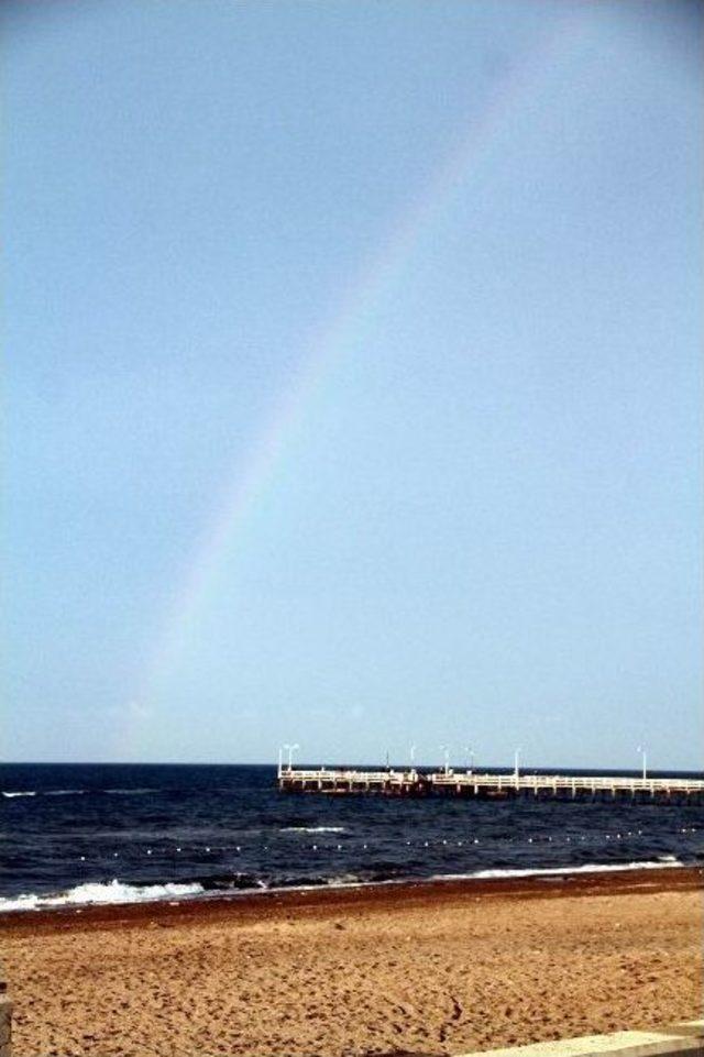 Yaz Sıcağında G&ouml;kkuşağı Selfiesi 2