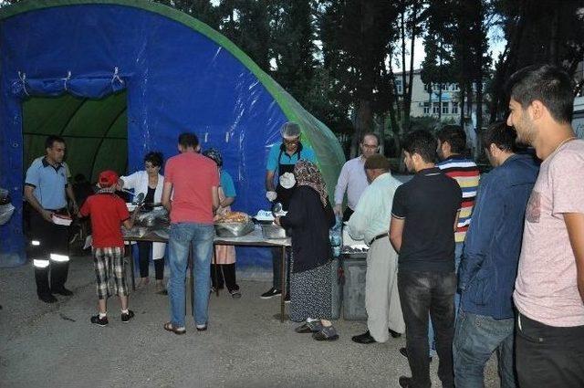 Salihli Tso, Kula’da Da İftar Çadırı Kurdu