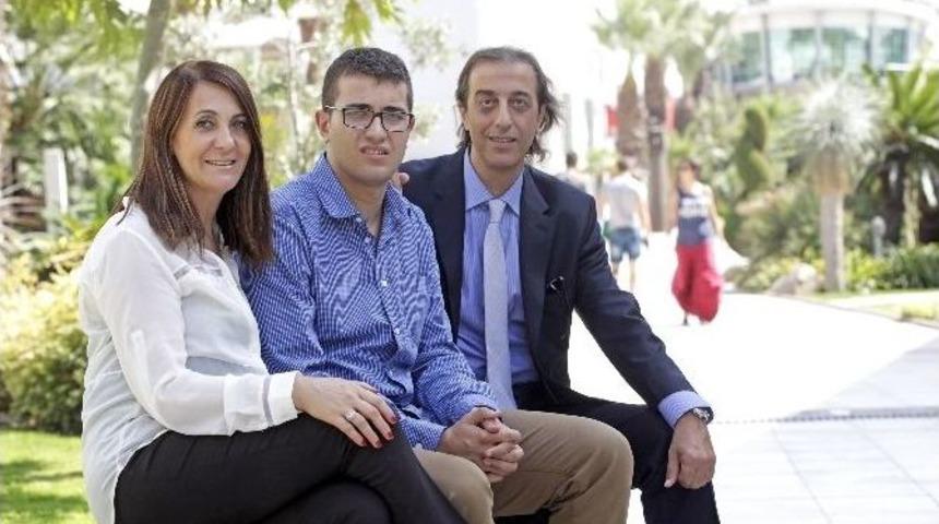 Yalnızca Oğlunun Değil Herkesin &lsquo;otizm Babası&rsquo;