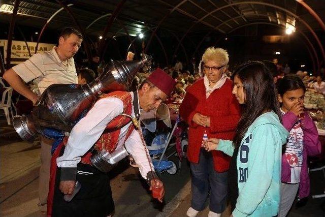 Başkan Yaşar, Susuz&rsquo;da Vatandaşlarla İftar Yaptı 2