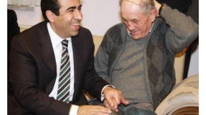 Vali G&uuml;zeloğlu: &ldquo;babalar Saygı Ve G&uuml;venin Sembol&uuml;d&uuml;r&rdquo;