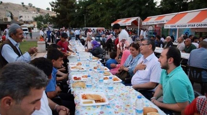 Başkan G&uuml;ven&ccedil; İftar Programına Katıldı