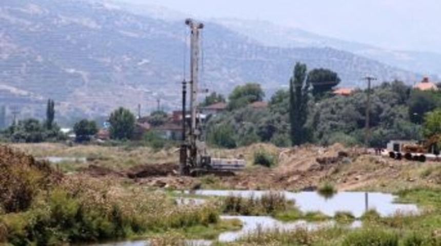 K&uuml;&ccedil;&uuml;k Menderes&rsquo;e Kiraz&rsquo;da Yeni K&ouml;pr&uuml;