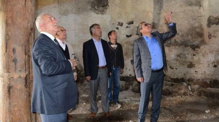 Vali Deniz, Tarihi M&uuml;derris İbrahim Efendi Camisinde İncelemelerde Bulundu